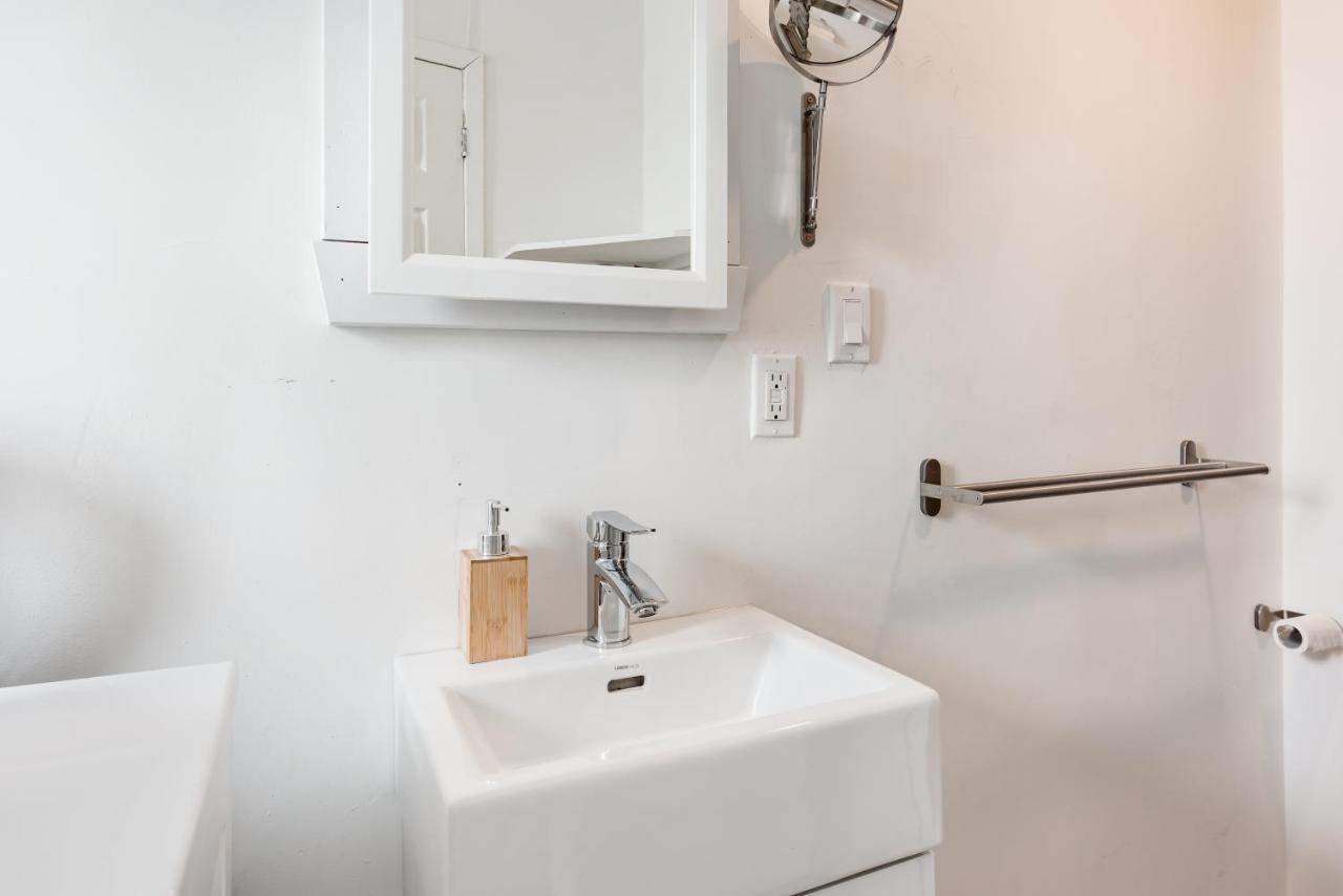 Apartments Near Montreal Olympic Park Bagian luar foto